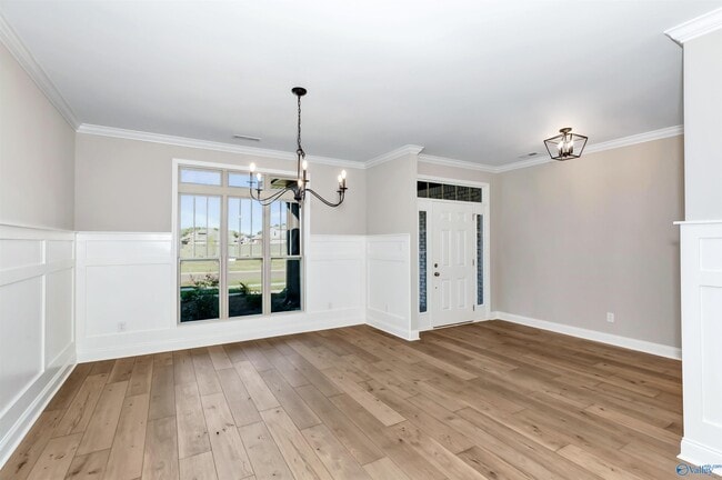 Building Photo - 9057 Redstone Square Dr