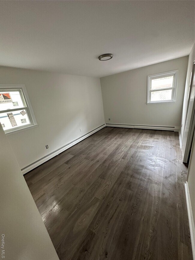 Building Photo - 450 E Penn St