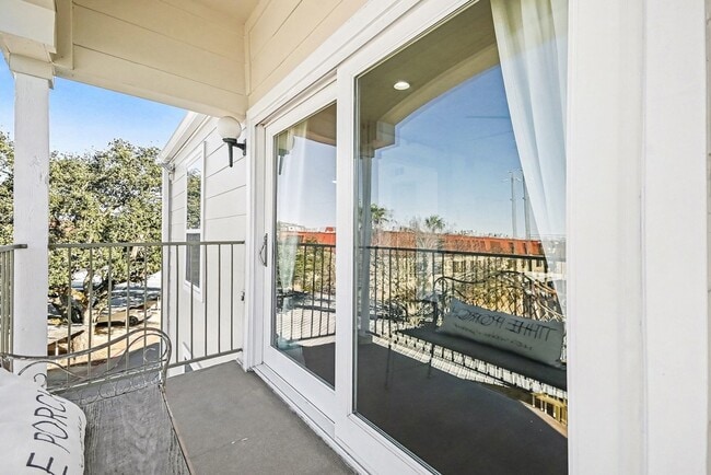 Building Photo - 307 Yacht Club Ln