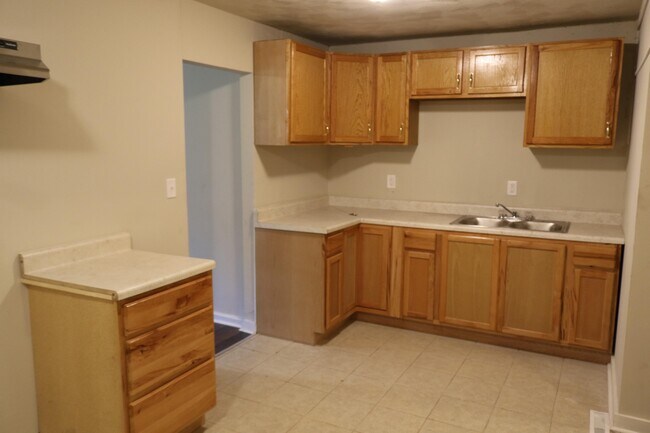 Building Photo - 2741 Central Ave