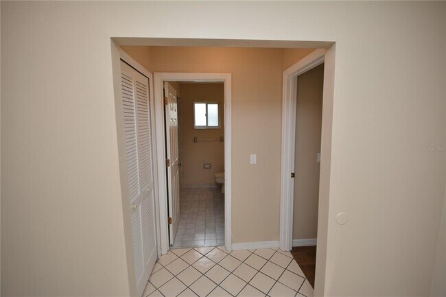 Building Photo - 30 Farmsworth Dr