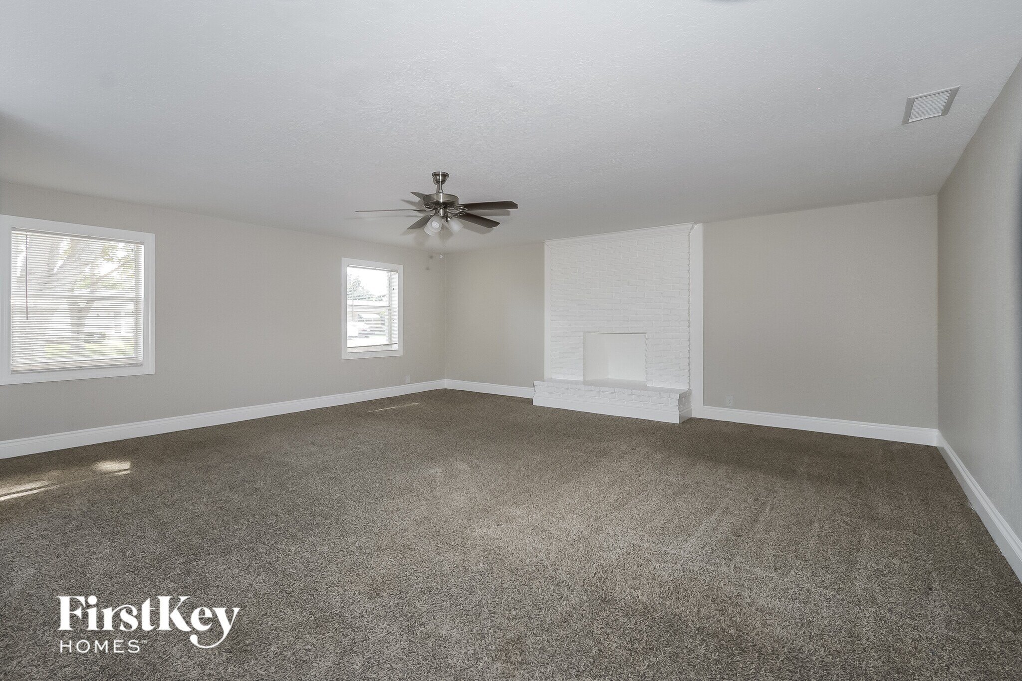 Building Photo - 401 Superior Pl