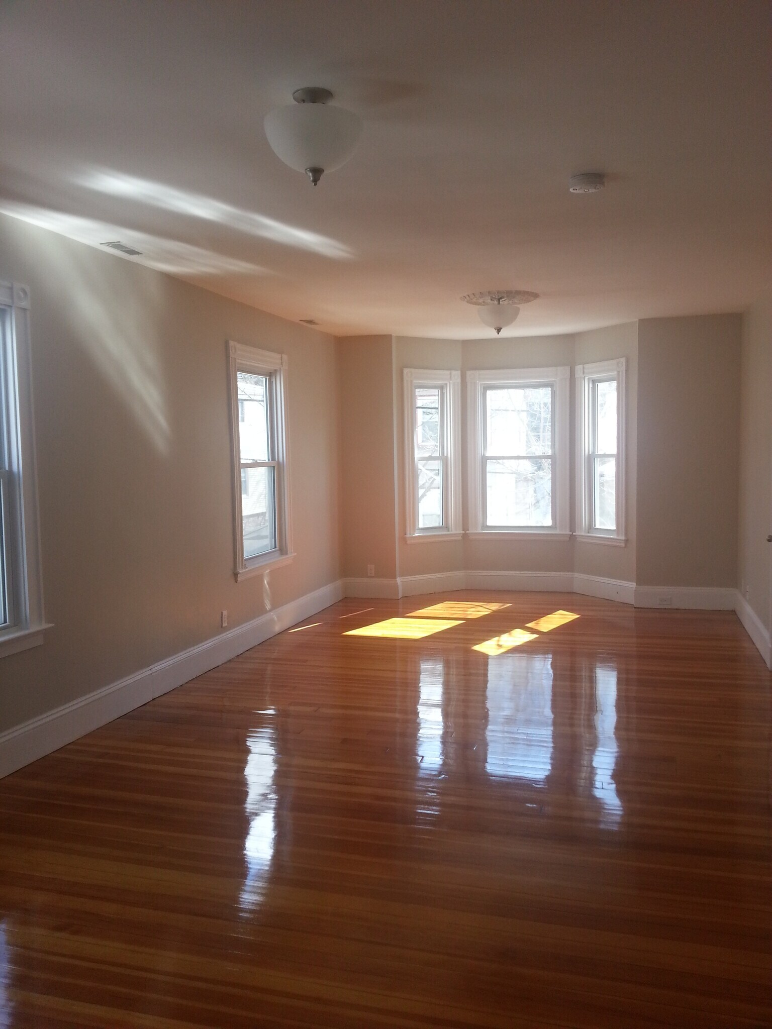 Living - 86 Glenwood Rd