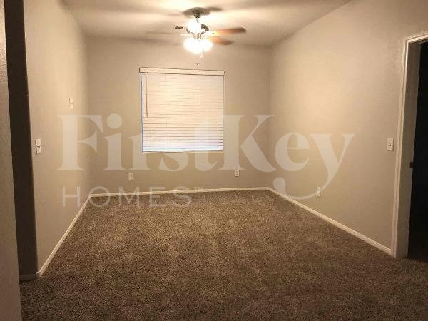 Building Photo - 10828 Avenzano St