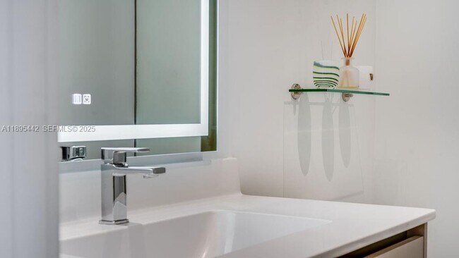 Building Photo - 1030 15th St