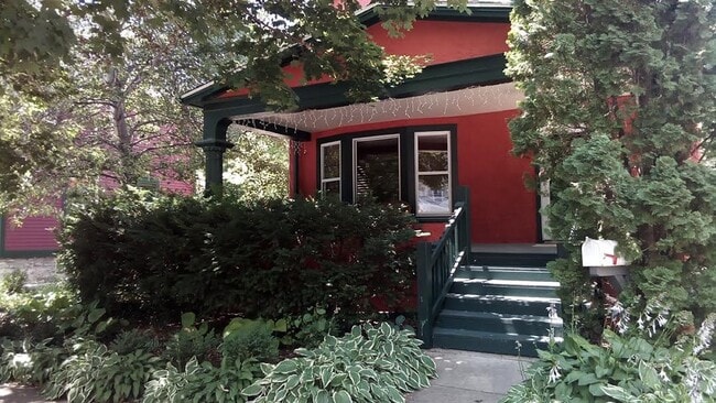 Building Photo - 517 N Bateman St