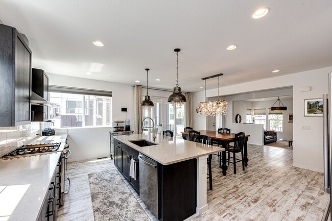 Building Photo - 8881 Southurst St
