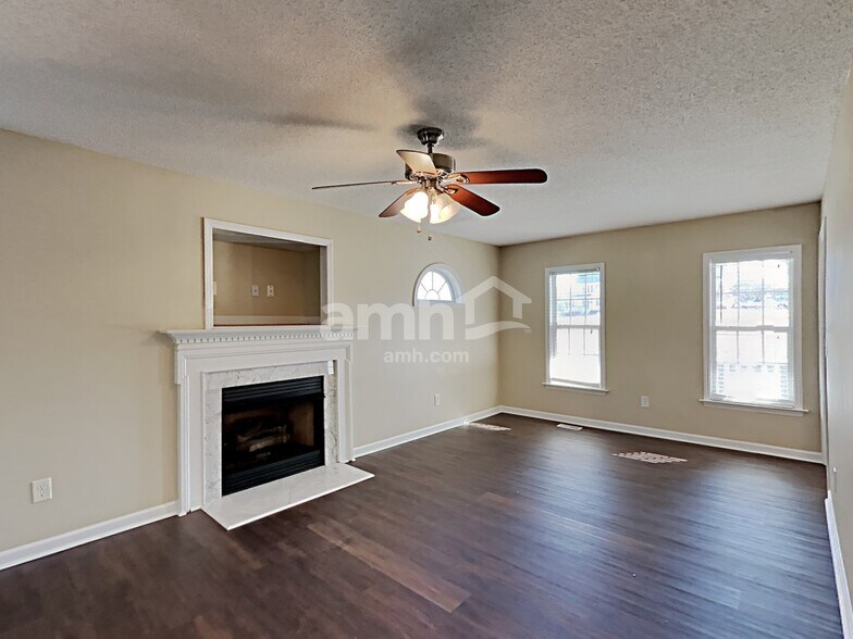 Building Photo - 116 Nightshade Ln