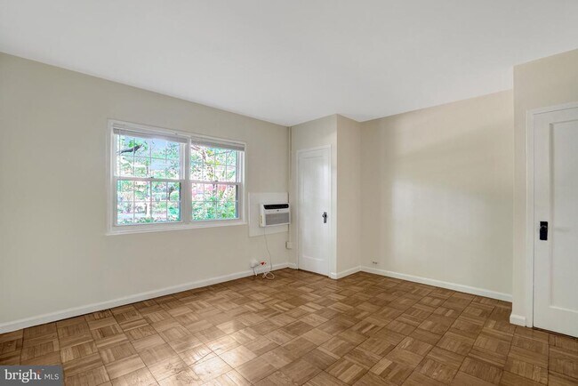 Building Photo - 3200 Martha Custis Dr