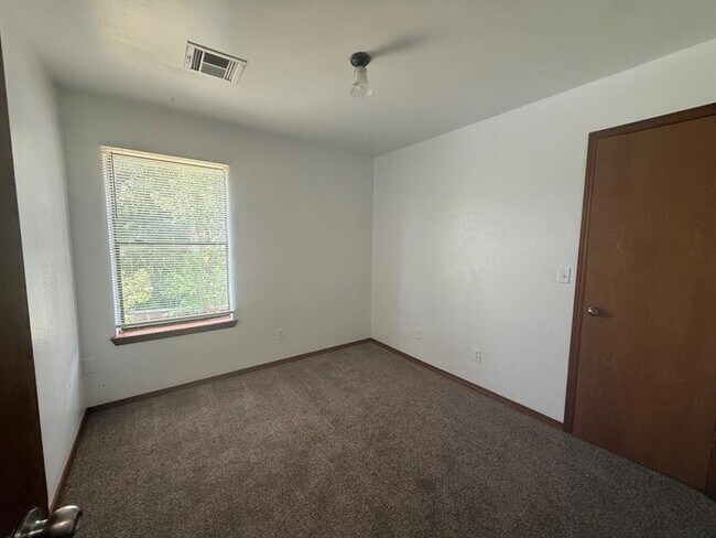 Building Photo - 7407 Kings Manor Ct