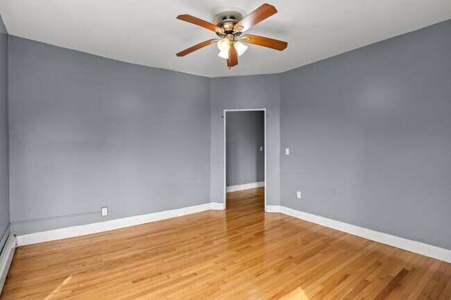 Building Photo - 26 Alpine Pl