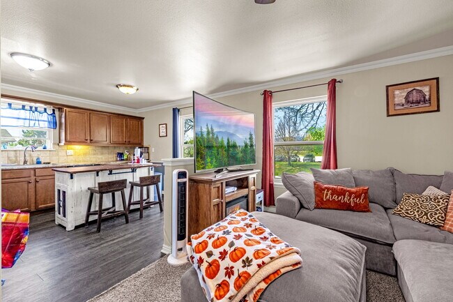 Building Photo - 7115 Grand Valley Dr