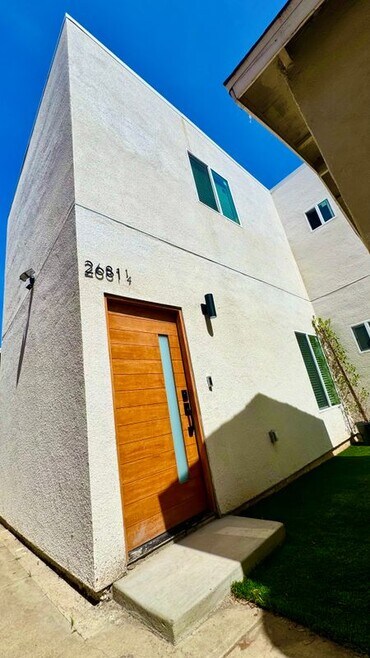 Building Photo - 2681 Pomeroy Ave
