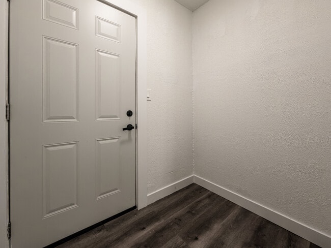 Building Photo - 612 Atwood Ave