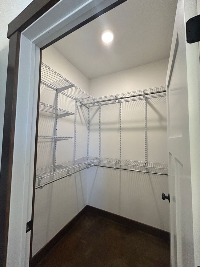 Building Photo - 487 Ashleigh Ln