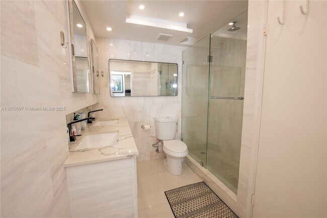 Building Photo - 401 Ocean Dr
