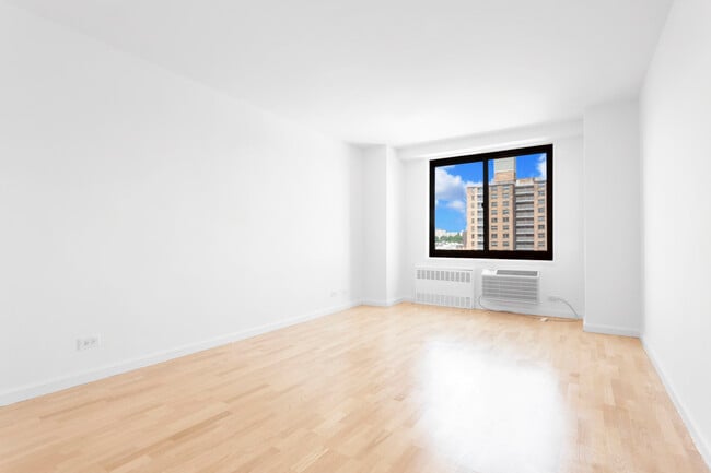 Building Photo - 40 W 135th St