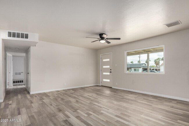 Building Photo - 3626 W Elm St