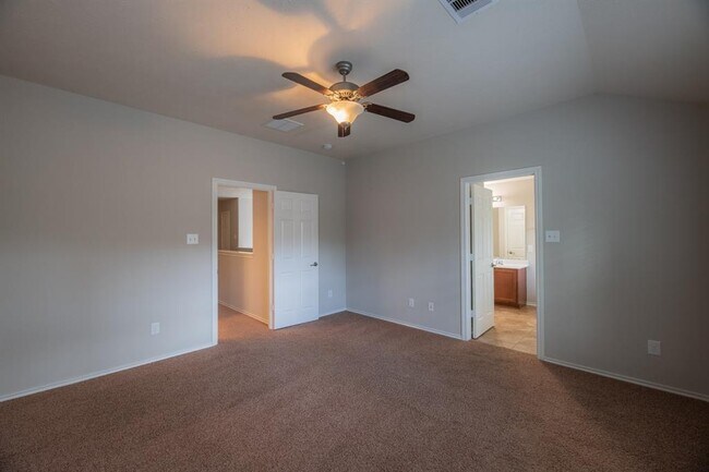 Building Photo - 18 Whitekirk Pl