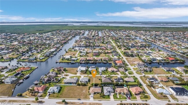 Building Photo - 4002 Oasis Blvd