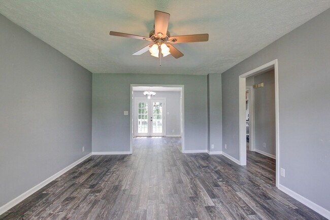 Building Photo - 180 Kings Deer Dr