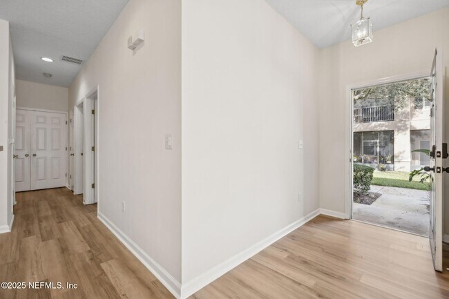 Building Photo - 12301 Kernan Forest Blvd