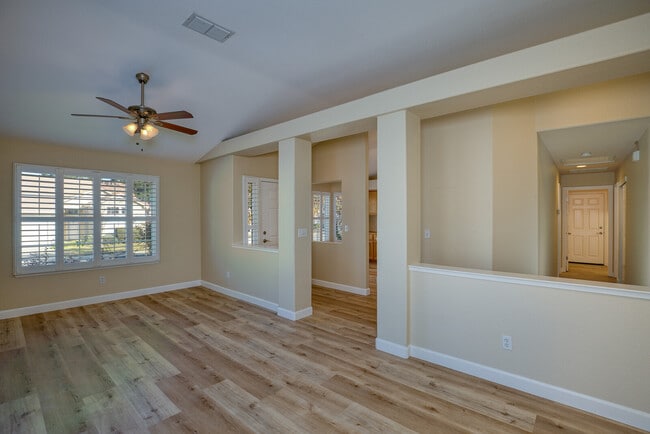 Building Photo - 15279 Medella Cir
