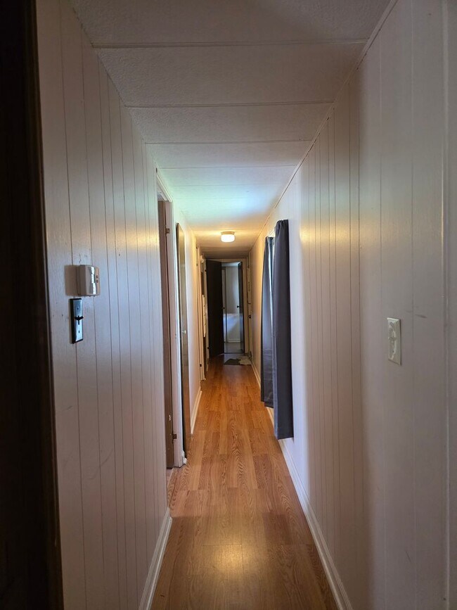 Building Photo - 3 Bedroom 1.5 Bath Mobile Home. Please read Description!