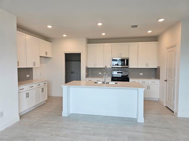 Building Photo - 629 Verona Dr