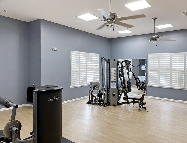 Building Photo - 8226 Green Parrot Rd