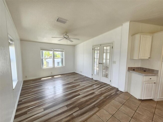 Building Photo - 330 3rd St Dr W