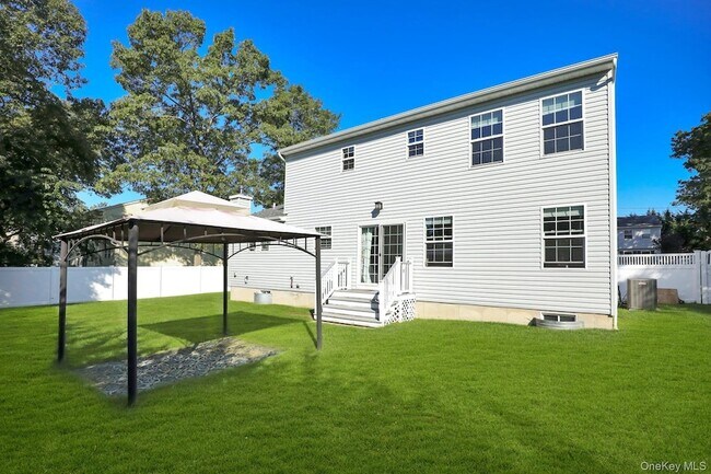 Building Photo - 32 Delamere St