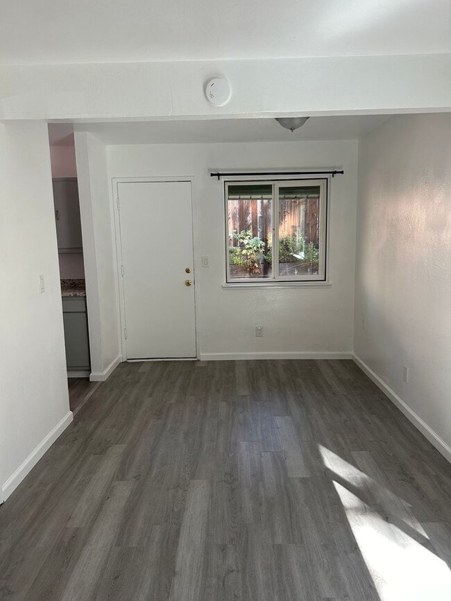 Building Photo - 3685 Tamarack Ave