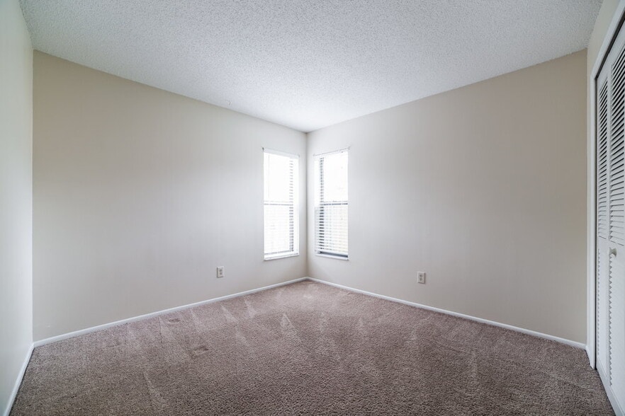 Building Photo - 1029 Wainright Dr
