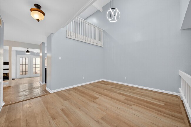 Building Photo - 11504 Village Pl Dr