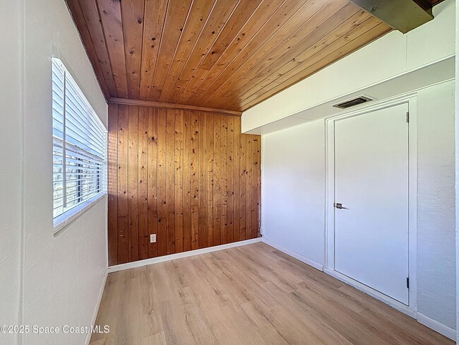 Building Photo - 1500 Highland Ct