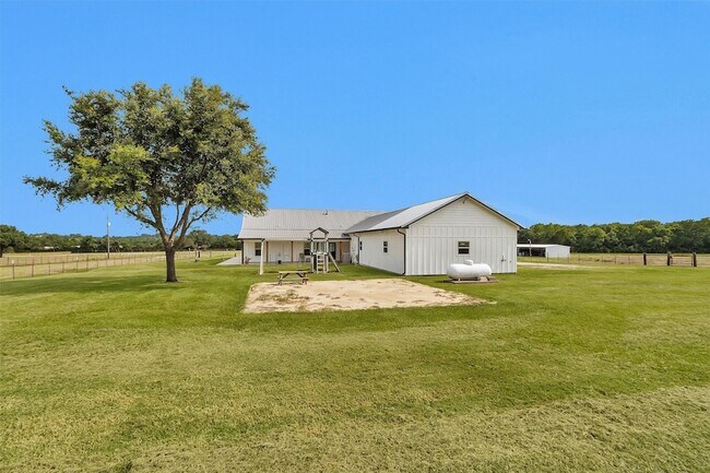 Building Photo - 7581 Cr333