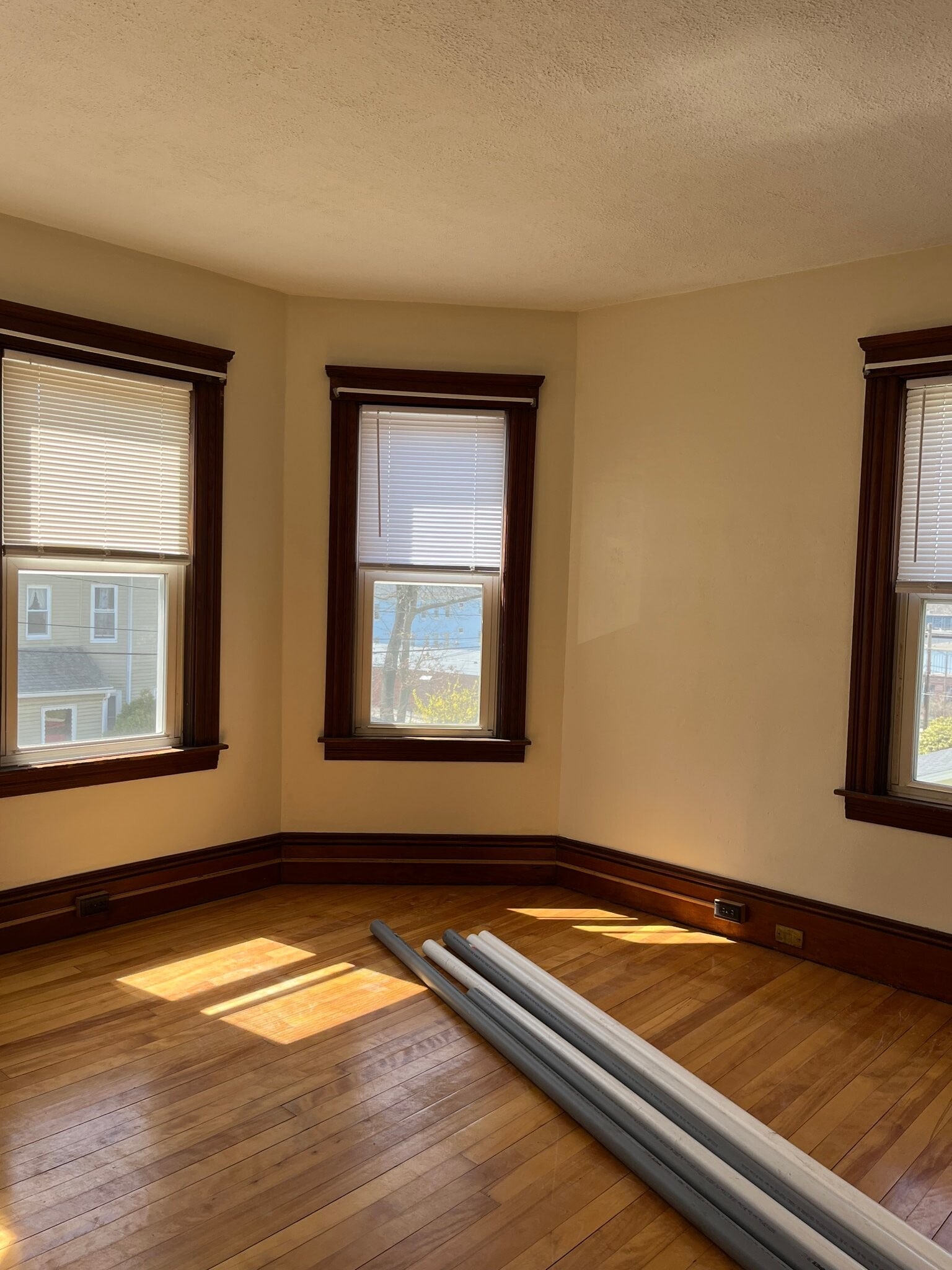 Building Photo - 19 King Philip Rd