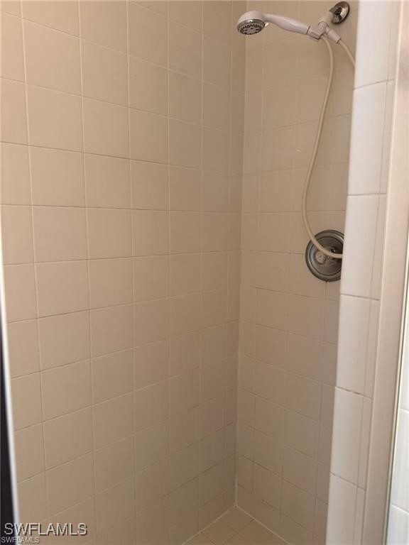 Building Photo - 3636 Pine Oak Cir