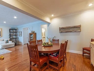 Building Photo - 3BR 2.5 BA, Towhouse with River Veiw