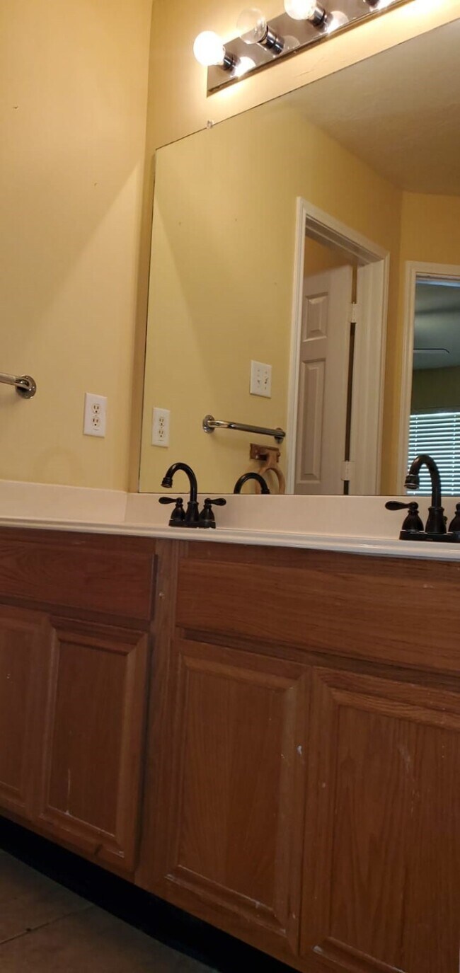 Building Photo - 7227 Colony Bend Ln