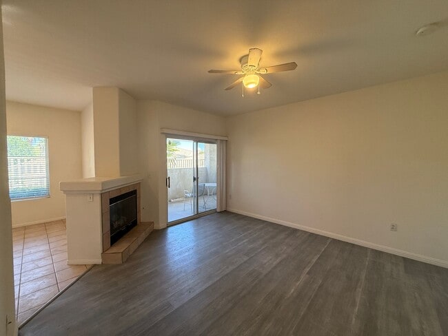 Building Photo - Renovated 2 Bedroom in Summerlin