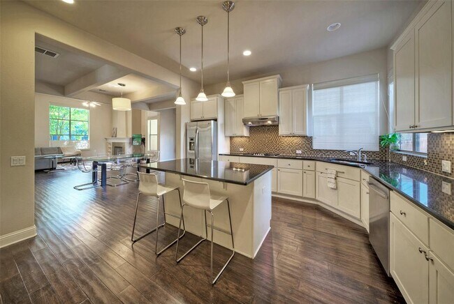 Building Photo - 4005 Camacho St