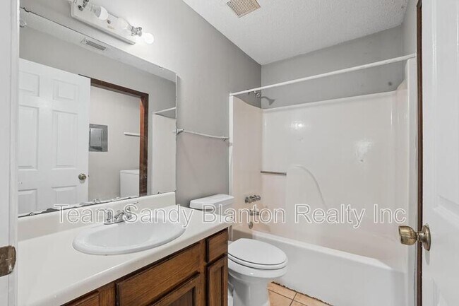 Building Photo - 455 Stara Cir