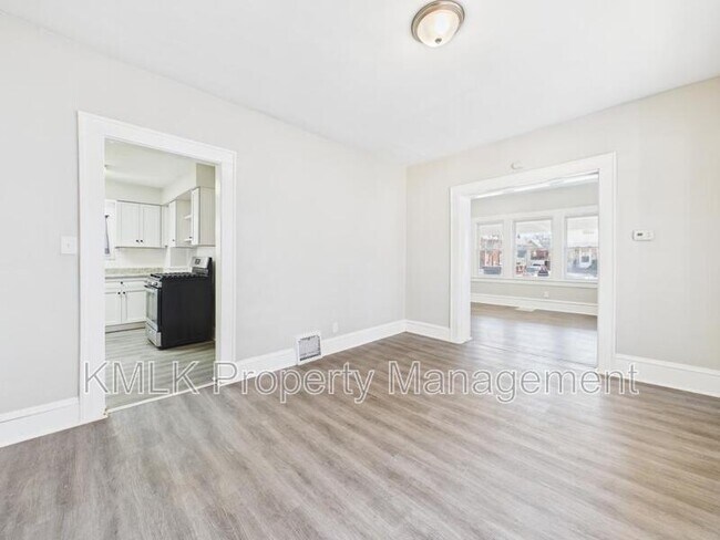 Building Photo - 429 Lovisa St