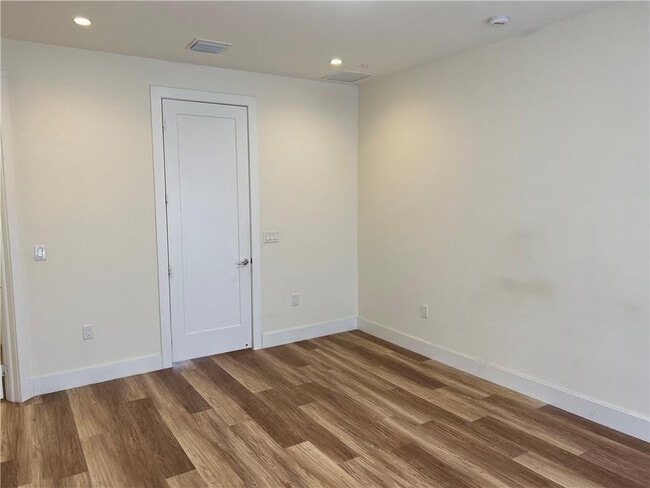 Building Photo - 6326 NW 105th Pl