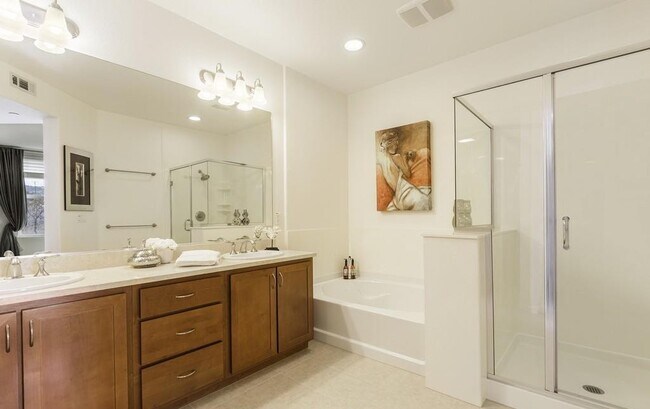 Building Photo - 1388 Broadway