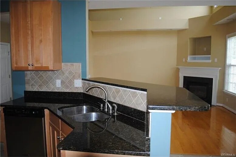 Building Photo - 801 Parkland Pl