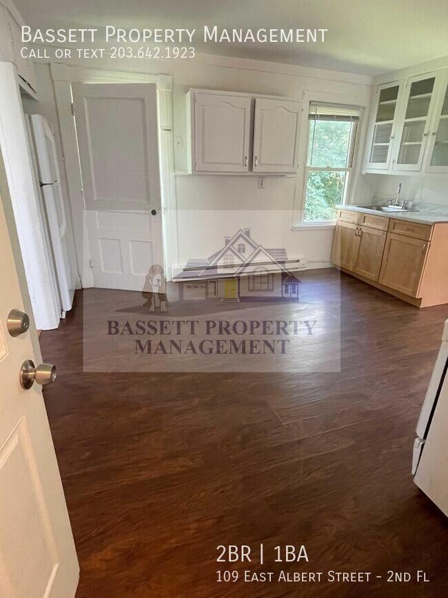 Building Photo - 109 E Albert St