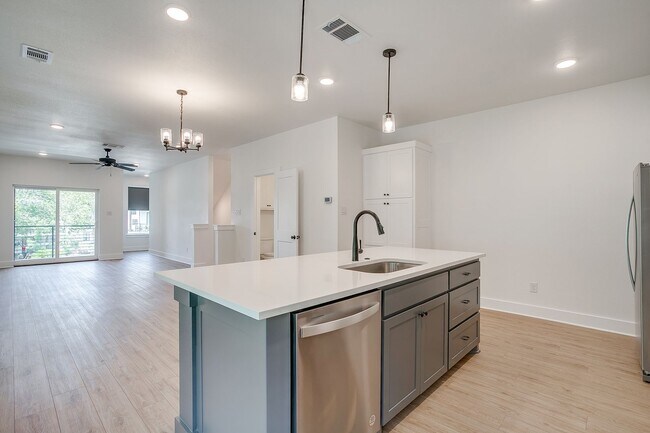 Building Photo - 2341 Benbrook Blvd